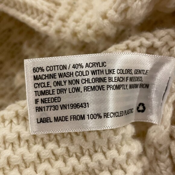 Women's Univesal Thread Sweater - Picture 5 of 5